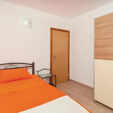 Hébergement de vacances Stunning In With Kitchen *