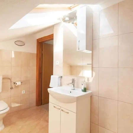Stunning In With Kitchen Donji Humac