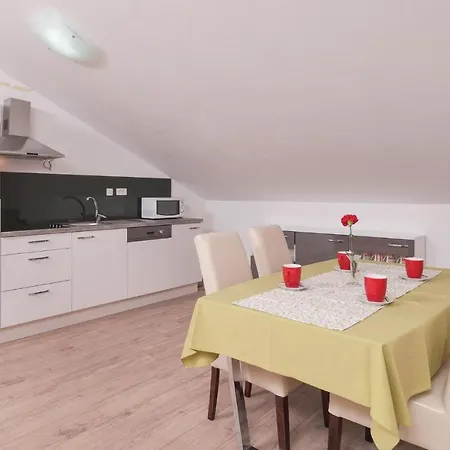 Stunning In With Kitchen Donji Humac