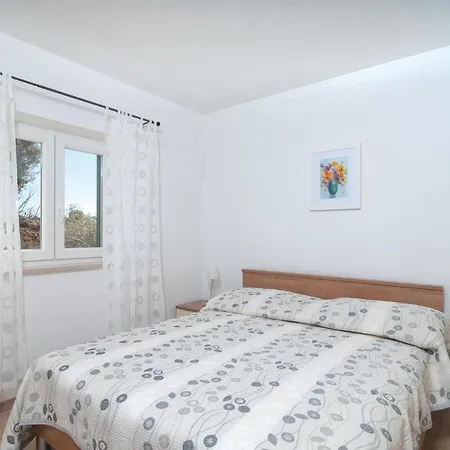 Five-bedroom In Donji Humag بيت للعطل *