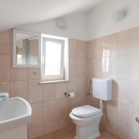 Five-bedroom In Donji Humag Donji Humac