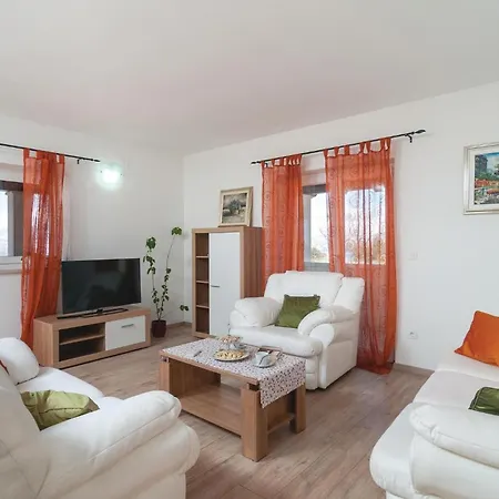 بيت للعطل Five-bedroom In Donji Humag *