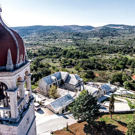 Five-bedroom In Donji Humag Donji Humac