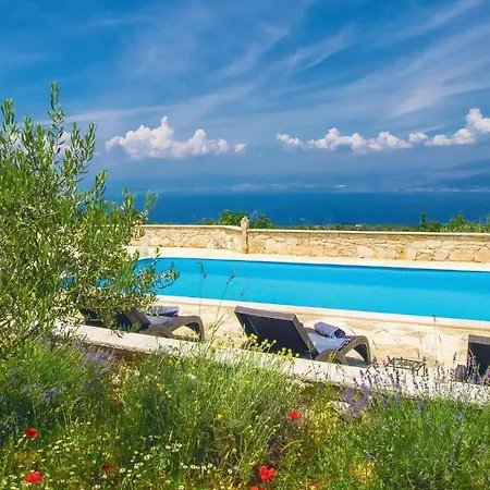 Five-bedroom In Donji Humag * Donji Humac